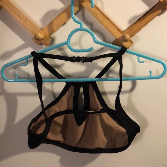 Black bikini top with key hole and open back xs - Picture 2 of 2